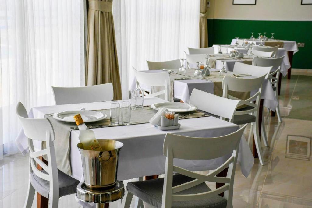 Mimoza Beachfront Hotel & Restaurant Famagouste Extérieur photo