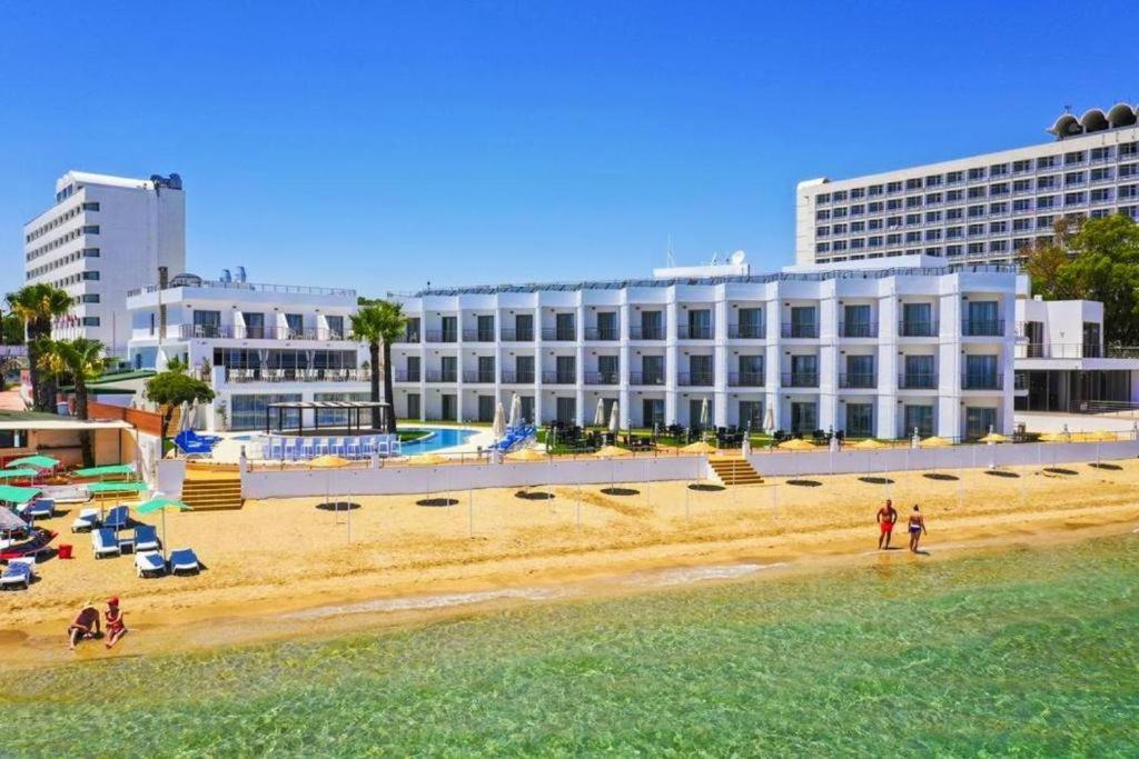 Mimoza Beachfront Hotel & Restaurant Famagouste Extérieur photo