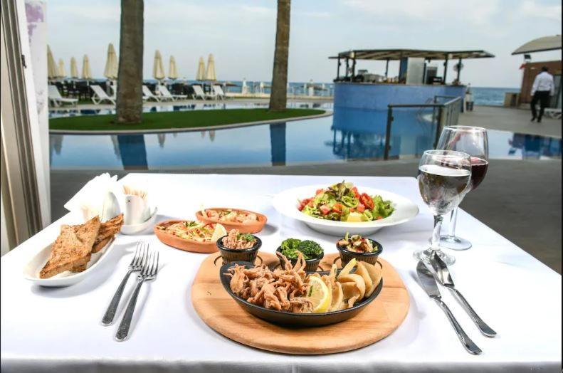 Mimoza Beachfront Hotel & Restaurant Famagouste Extérieur photo